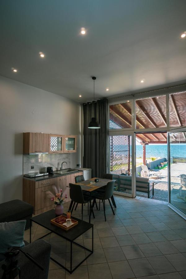 Seashell Luxury Apartment Nikiti  Exterior photo